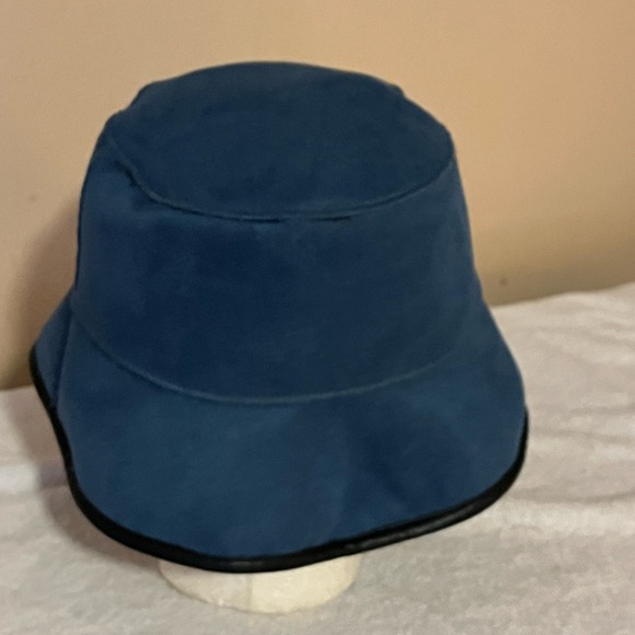 Reversible Winter Hat - Picture 9 of 9